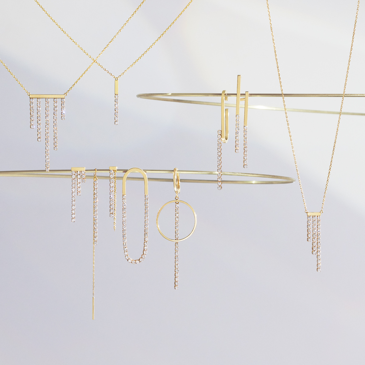 chandelier line necklace