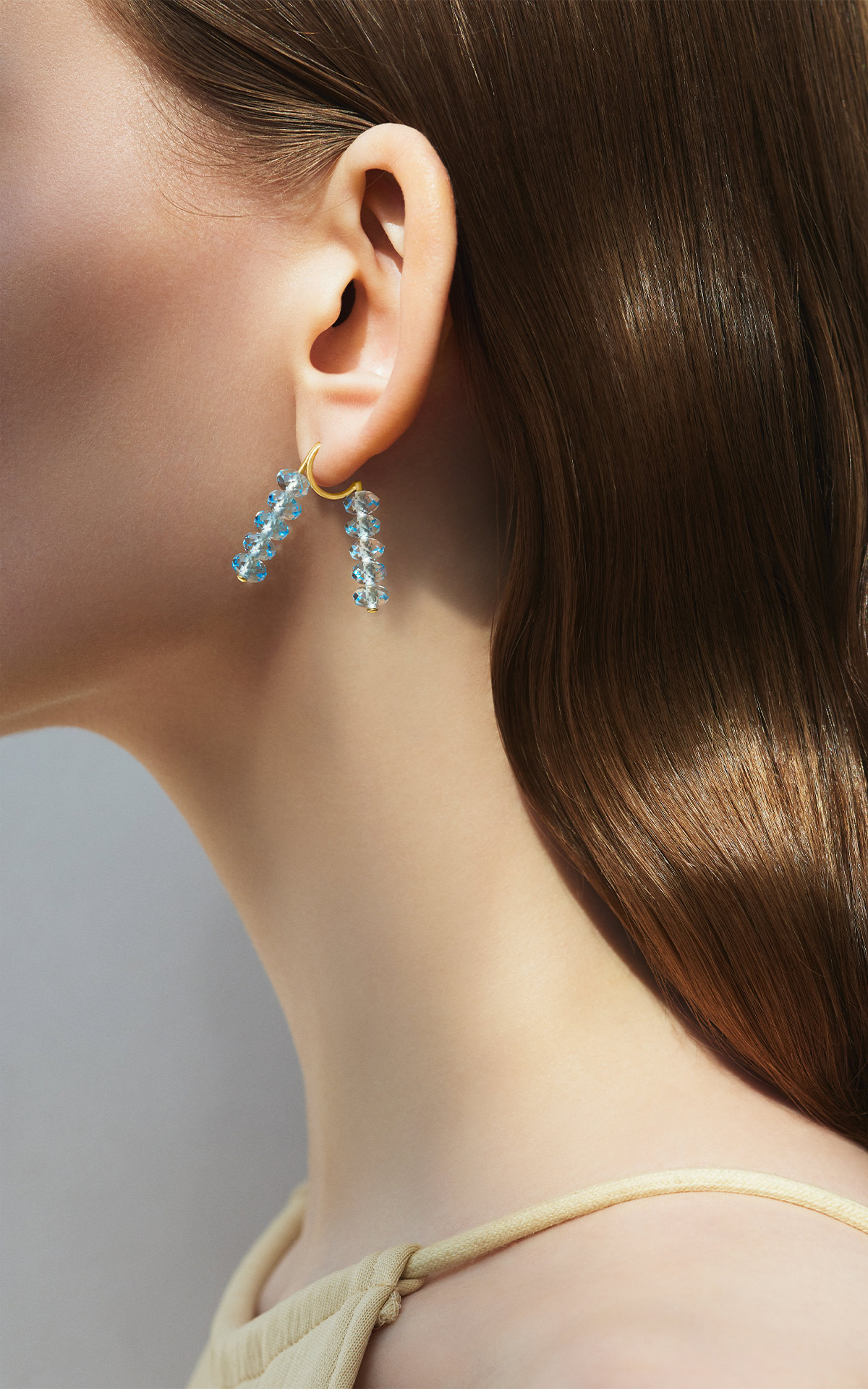 AHKAH spring sequin earring (blue topaz)